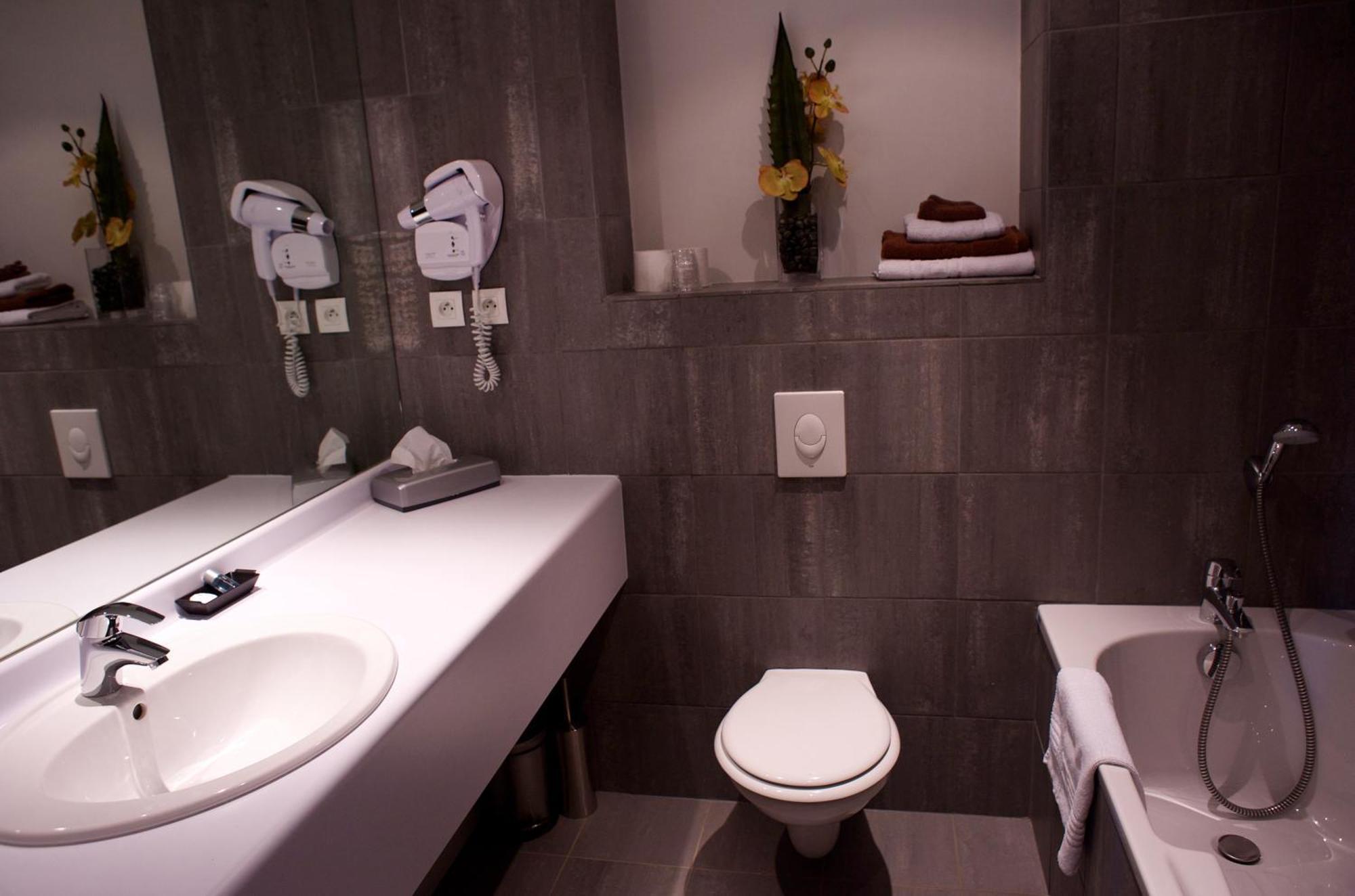 L'Auberge Du Rhone Chavanoz Zewnętrze zdjęcie