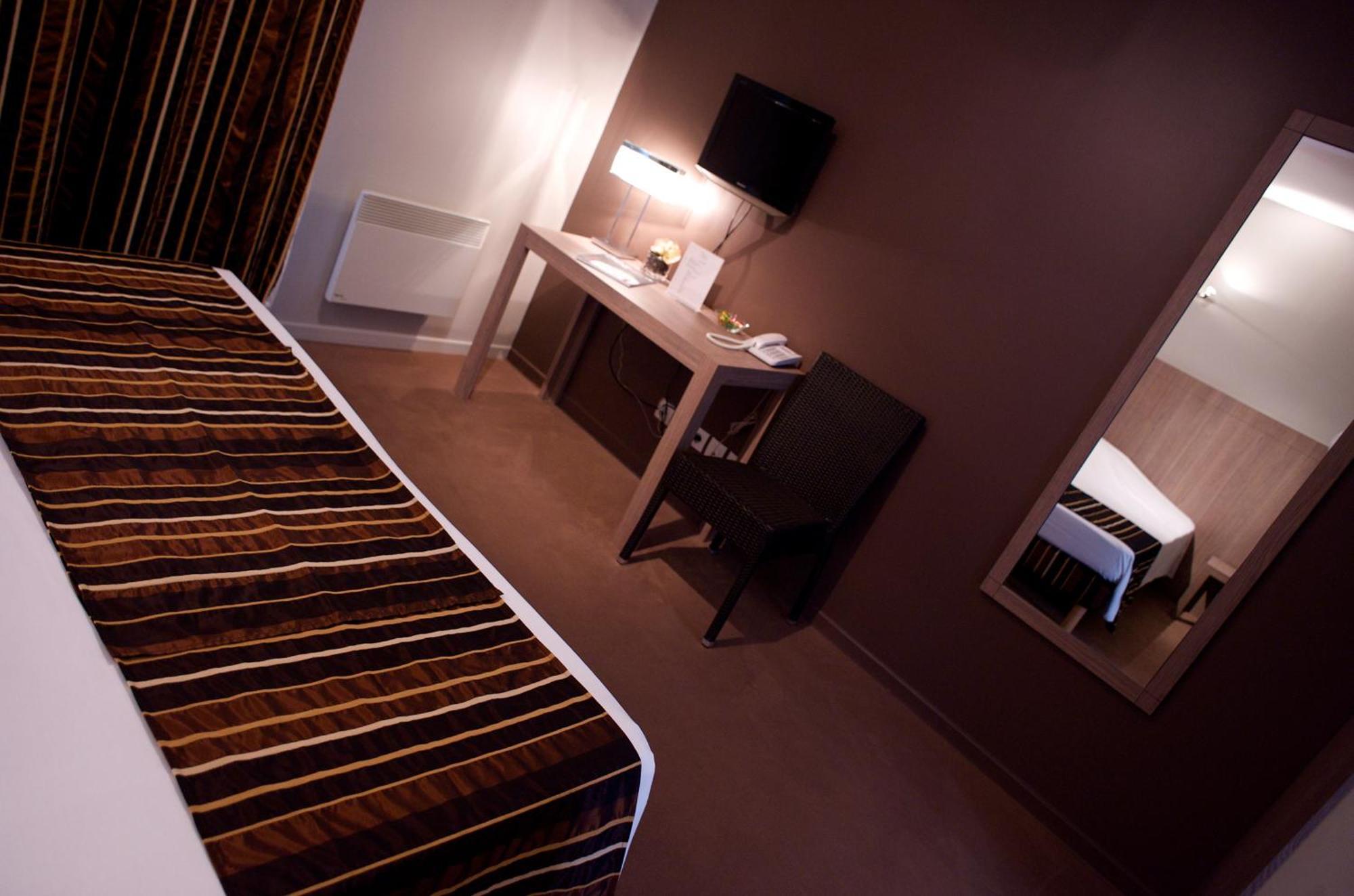 L'Auberge Du Rhone Chavanoz Zewnętrze zdjęcie